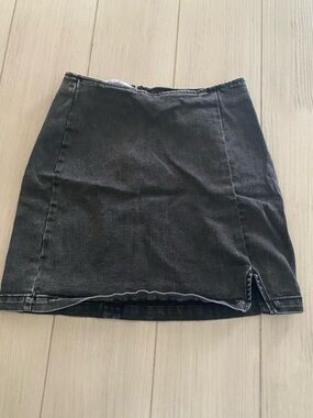 wild fable Black Denim Mini Skirt with Subtle Front Slit